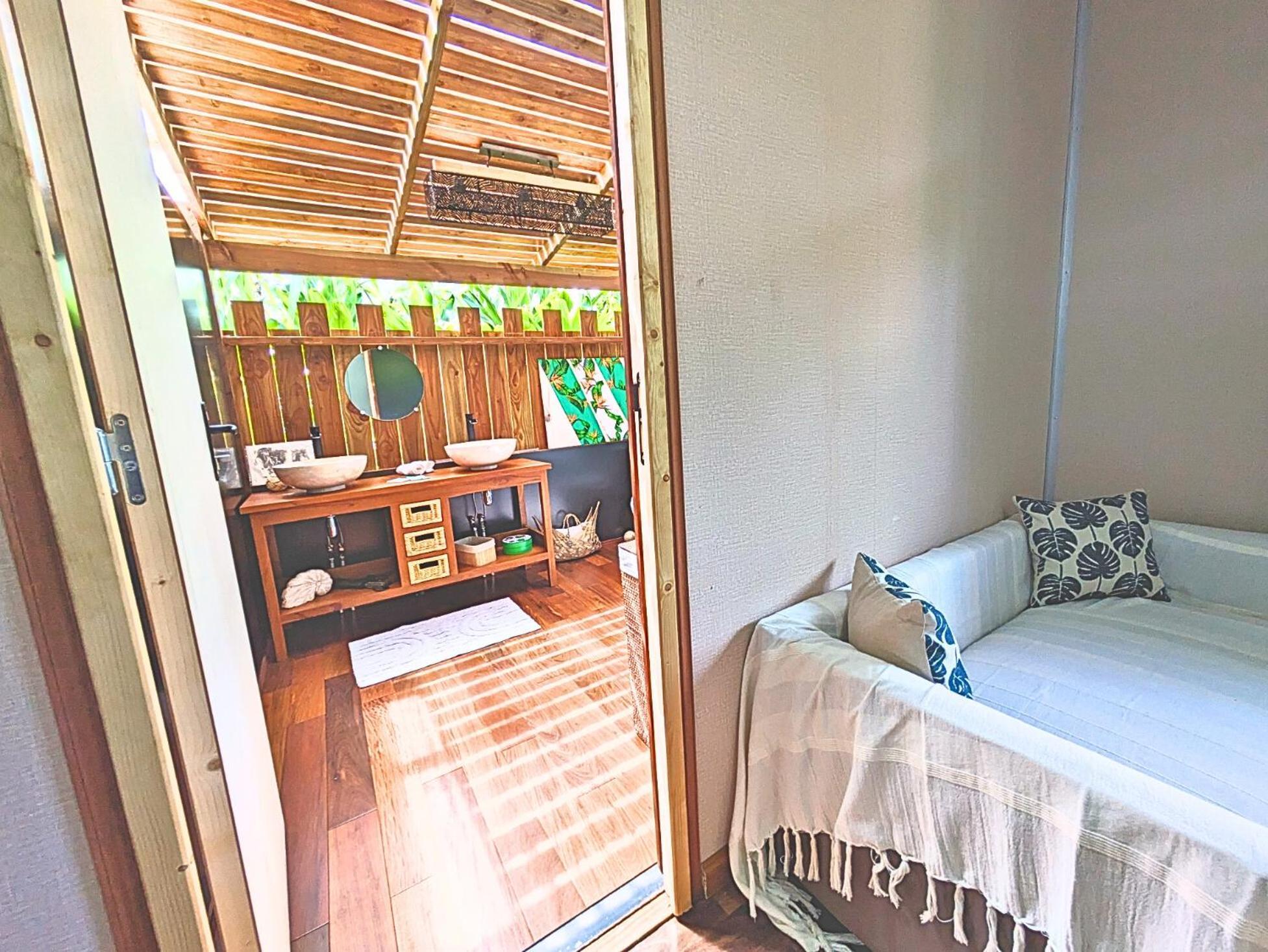 Natura Om Teahupoo Surf Lodge Toanoano Eksteriør billede